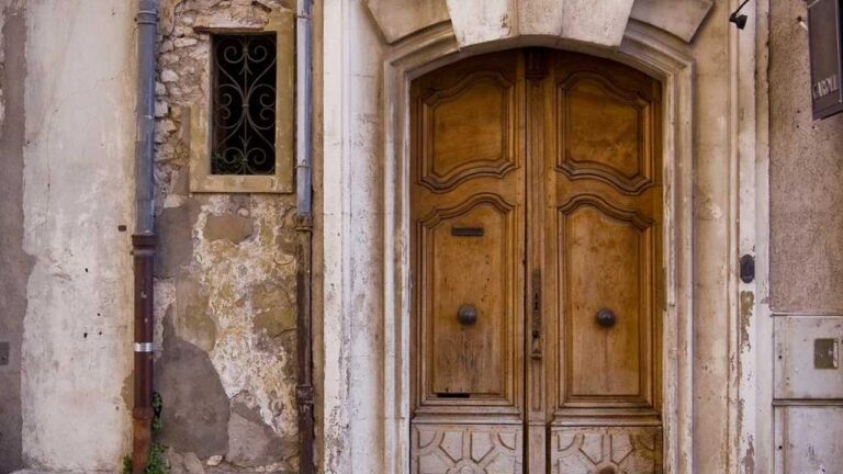 What Services Are Offered On The 99Exch Helpline India Number?